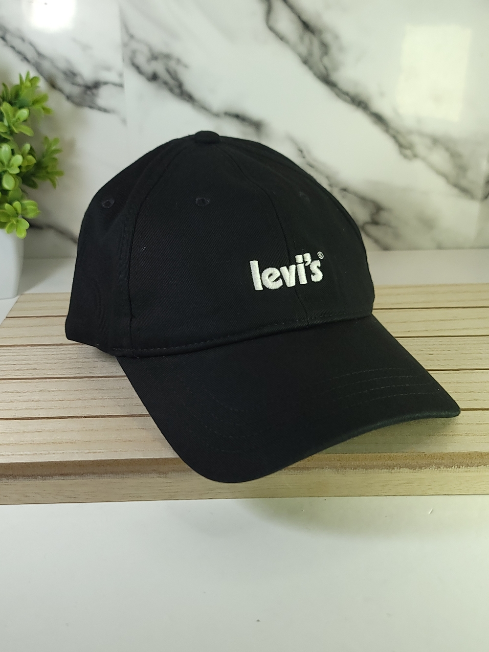 Levi's Black Logo Baseball Cap. Cotton Hat. Adjustable